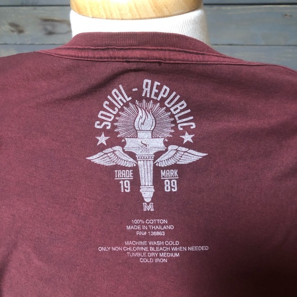 Social Republic V Neck Tee - Picture 4 of 4